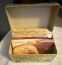 H.J. Heinz Company 1977 Recipe Box w/ Cards Pickles & Condiments Green picture