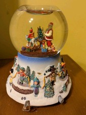 NIB PartyLite Children of the World Musical Snow Globe Santa Workshop P8211 picture