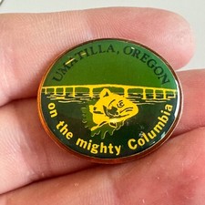 Umatilla Oregon On the Mighty Columbia Lapel Pin River Fish Souvenir Vintage picture
