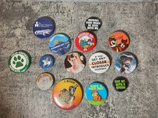 Procter & Gamble (P&G) Dividend Day Kings Island King Cobra Smurfs Pins Buttons picture