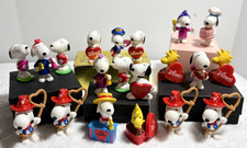Valentines Day Snoopy Vintage Whitman’s PVC Figures Lot of 20 Peanuts Woodstock picture
