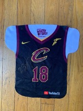 Autographed LeBron James Cleveland Cavaliers NBA Finals Towel 2018 picture