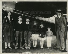 1932 Press Photo Pilots Atkinson & Kirk Killed in Crash Families Photoed Here picture