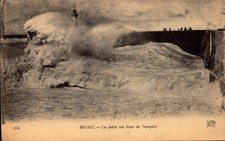 Vintage Postcard Brest La Jetée un Jour de Tempête Storm Waves Lighthouse France picture