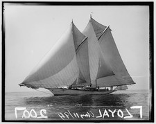 Photo:Loyal Sailing Schooner 1900s Sailboat at Sea picture