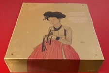 KUC KOREAN UNIQUE CULTURE SHINYOONBOK CERAMIC TABLEWARE PLATE GIFT SET GOLD VER. picture