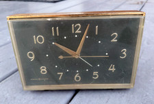 VINTAGE MID CENTURY METAL & PLASTIC GE GENERAL ELECTRIC SHELF CLOCK WORKS picture