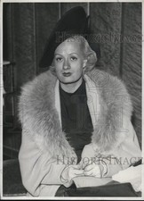 1937 Press Photo Mrs Harold Dahl wife of US aviator held in Spain - net12175 picture
