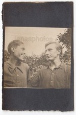 40s Handsome young men Affectionate couple Love Gaze Hugs antique photo Gay Int picture
