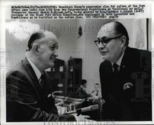 1970 Press Photo Postmaster General Winton Blount and Rep. Thaddeus Dulski picture