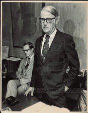 1976 Press Photo Edward Sullivan and Richard Wall at Boston City Hall picture