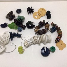 Nice Vintage Plastic Button Lot Sewing Or Collecting picture
