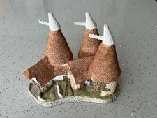 David Winter Triple Oast, mould two 1985 with all vane intact RARE picture