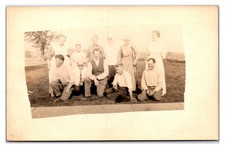 Early 1910s RPPC Family Group Photo Postcard (UnPosted) Real Photo Postcard picture