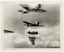 Republic P-47 Thunderbolt Airplane Squadron 1941 WW2 USAF Type 1 Photo J16175 picture