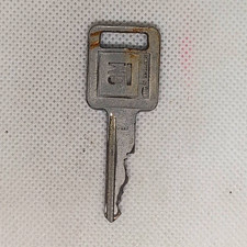 Vintage GM E key picture