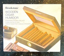 Brookstone handmade Wooden Cigar Humidor Holds over 20 Cigars cedar padded  picture