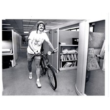 1989 Press Photo Cycling Jeff Hunter Riding Bike Miami Herald 8x10