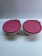 Vtg Tupperware Bowl Set with Lids - #2520 -6 cup and #2517 Lid Set Of 2  picture