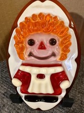 1969 Raggedy Ann Handmade Oval Resin Art, By New Designs Inc. 5 1/2