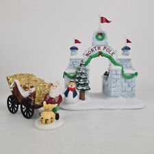 🚨 Department 56 North Pole Gate 5632-4 Christmas Building + Figures Retired  picture