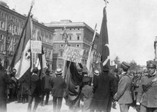 demonstrators in Italy proclaiming 'Fiume and Dalmatia or Death' 1925 OLD PHOTO picture