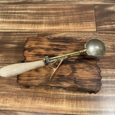 Antique Gilchrist's No. 31 ICE CREAM SCOOP 2