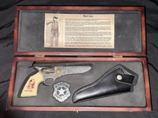 Vintage Wyatt Earp Folding Knife Box Set picture