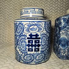 Blue & White Chinese Ceramic Canister Jar w/Lid 7.25