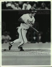 1992 Press Photo Gregg Jefferies of the Kansas City Royals at bat - lrs00430 picture