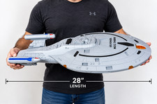 MASSIVE 28” Star Trek USS Voyager NCC-74656 1:500 Intrepid Starship DisplayModel picture