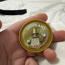 LEGOLAND Mr Gold Pop Badge Collectible Souvenir very rare picture