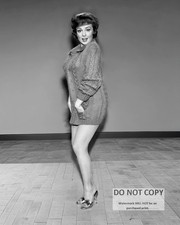 ACTRESS EDIE ADAMS PIN UP - 8X10 PUBLICITY PHOTO (RT-711) picture