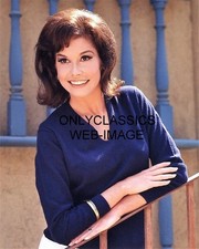 CUTE FUNNY SEXY MARY TYLER MOORE 8x10 PHOTO BEAUTIFUL ICONIC COMEDY ACTRESS picture