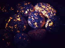 Yooperlite Set BULK 1 LB. - BRIGHT Lake Superior Syenite w/ Fluorescent Sodalite picture