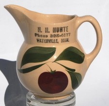 H. H. HUNTE WATERVILLE MN WATT POTTERY 15 APPLE WATER MILK PITCHER picture