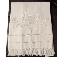 Vintage Linen Hand Embroidered Floral Wreath Guest Towel with Fringe Hemstitch picture