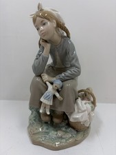 Lladro Figurine 1211: Girl with Doll Glossy Retired picture