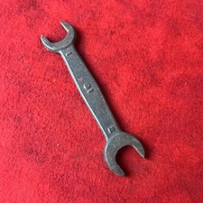 VINTAGE FORD SCRIPT DOUBLE OPEN-END WRENCH No. 10 (k40) picture