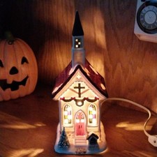 Christmas Valley Vintage Deluxe Porcelain Church Grace Chapel 1993 Hand Painted picture