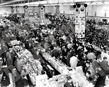 1950s Crowded Woolworths Department Store During Christmas Shopping 8x10 Photo picture