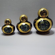 Russian Nesting Dolls 3pc Partial Set Signed M. Petrova Blue Gold decor picture