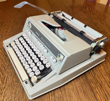 1977 Hermes 3000 Typewriter VG to Excellent Condition Techno Font picture
