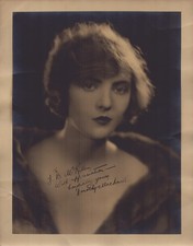 DOROTHY MACKAILL - AUTOGRAPHED SIGNED PHOTOGRAPH picture