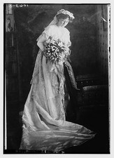 Photo:Mrs Harold J Ellsworth 1910s Bride Holding Bouquet Wedding Portrait picture