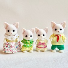 Sylvanian Families Chihuahua Family Figure Set 4 Pieces Collectible 15+ picture