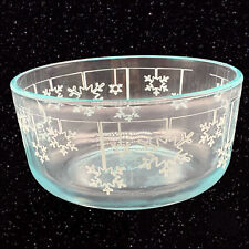 PYREX  Limited Edition Christmas Hanging Snowflake 1Qt 4Cup Clear Glass 5.75”W picture