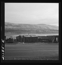 Photo:Celilo Oregon 1939 Yakima Indian Salmon Camp Columbia River picture