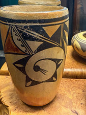 Native Hopi Indian early 1900s Painted Clay Canister Jar, Beige/Black. picture