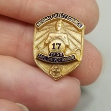 Vintage National Safety Council 17 Years Safe Driver Award Gold Tone Lapel Pin picture